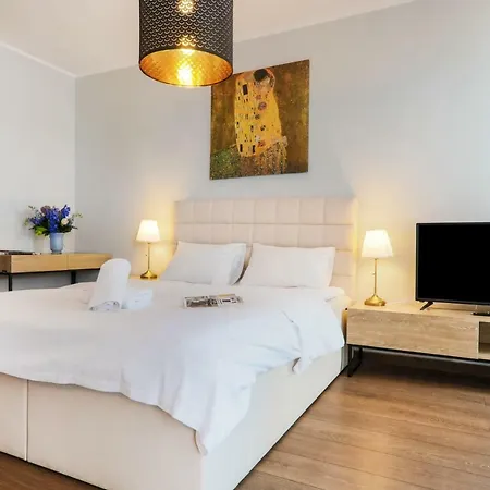 Tower Aparthotel 3*